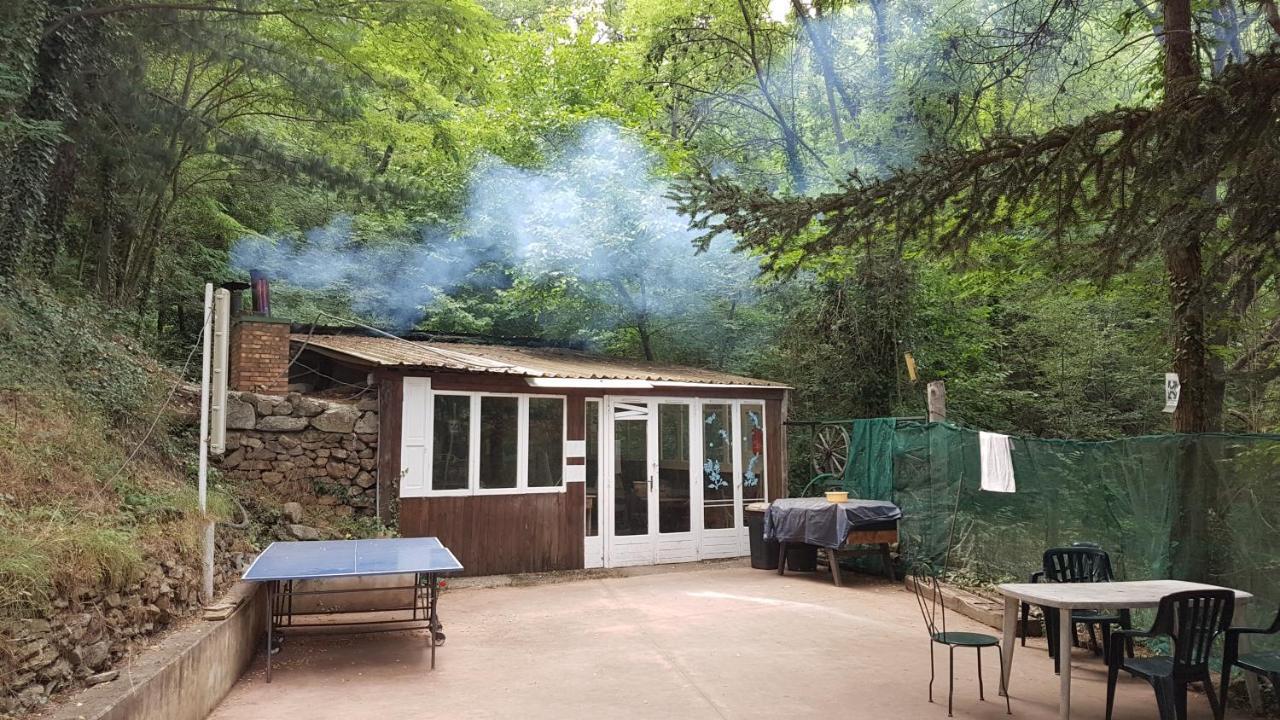 Camping Le P'Tit Bonheur Escaro Экстерьер фото