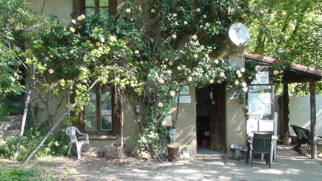 Camping Le P'Tit Bonheur Escaro Экстерьер фото