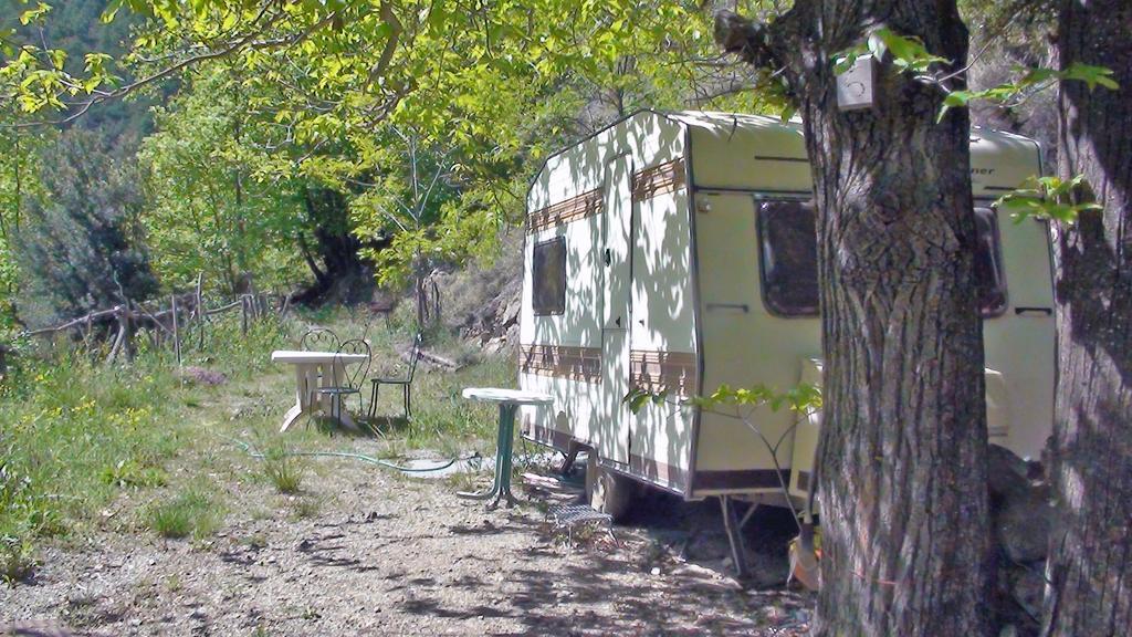 Camping Le P'Tit Bonheur Escaro Экстерьер фото