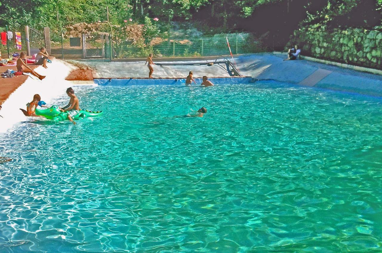 Camping Le P'Tit Bonheur Escaro Экстерьер фото
