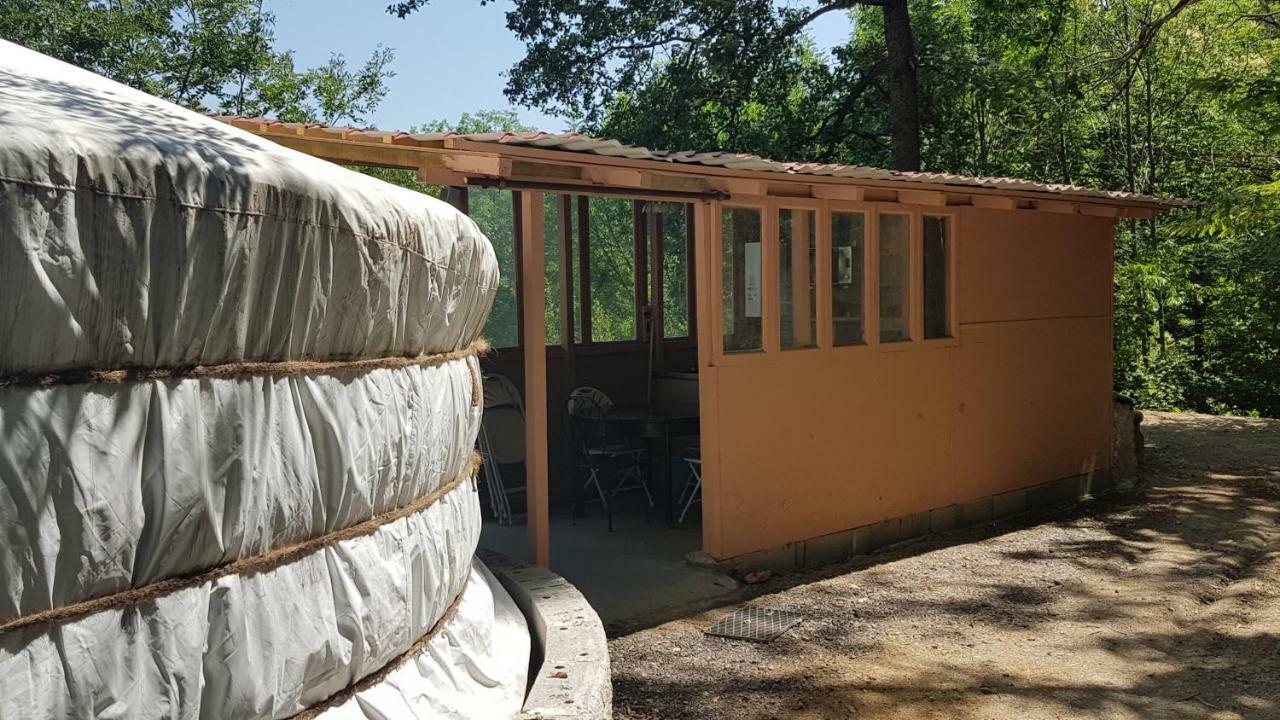 Camping Le P'Tit Bonheur Escaro Экстерьер фото