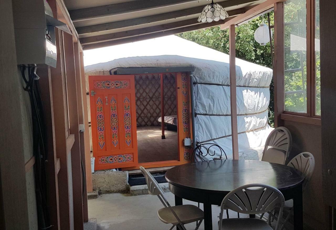 Camping Le P'Tit Bonheur Escaro Экстерьер фото